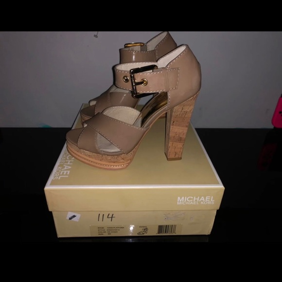 Michael Kors Ivana Platform - Picture 5 of 6
